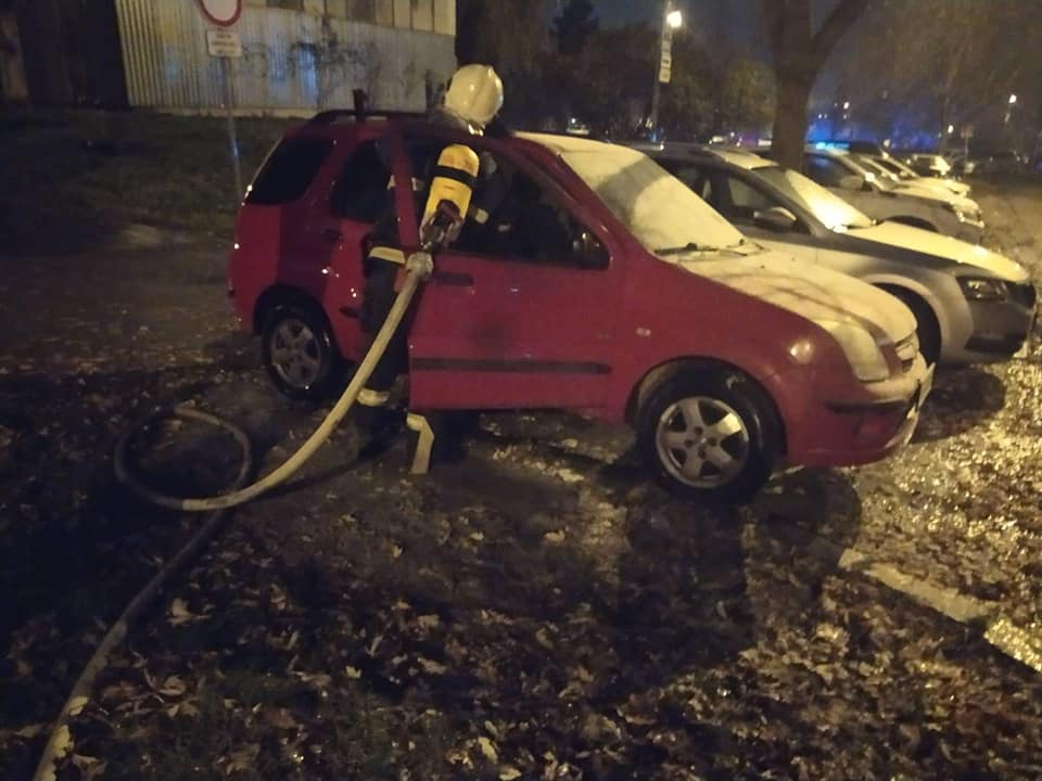 03 - Požiar osobných automobilov v Košiciach